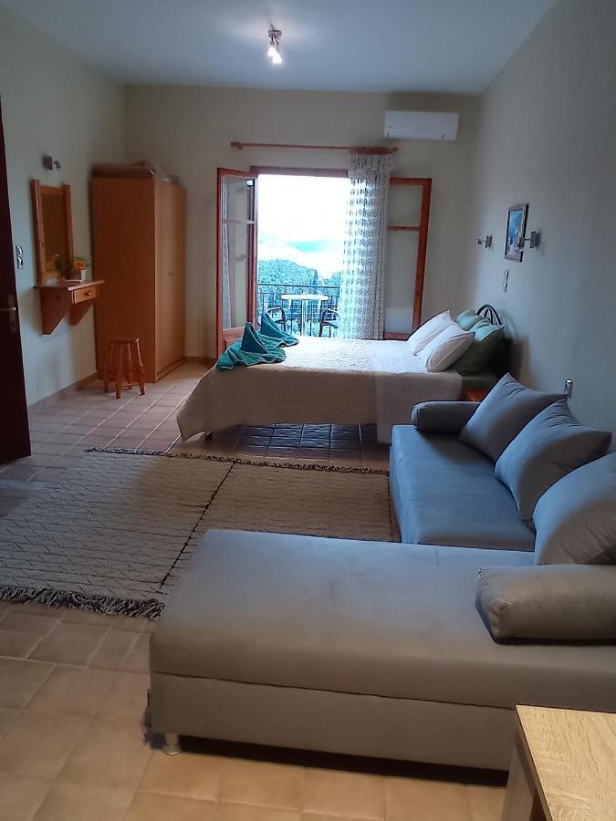Litheri-Studios&Apartment 帕莱欧卡斯提撒 外观 照片