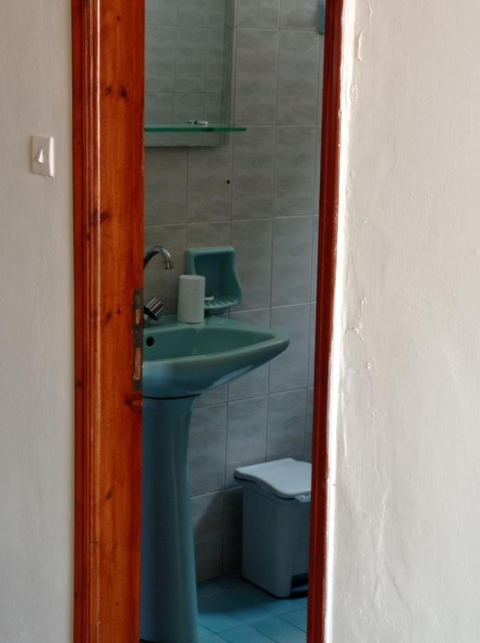 Litheri-Studios&Apartment 帕莱欧卡斯提撒 外观 照片