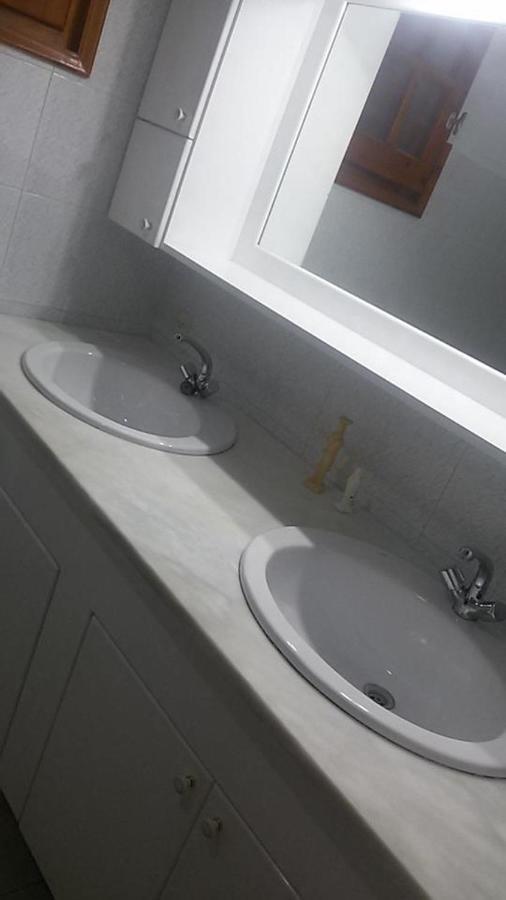 Litheri-Studios&Apartment 帕莱欧卡斯提撒 外观 照片
